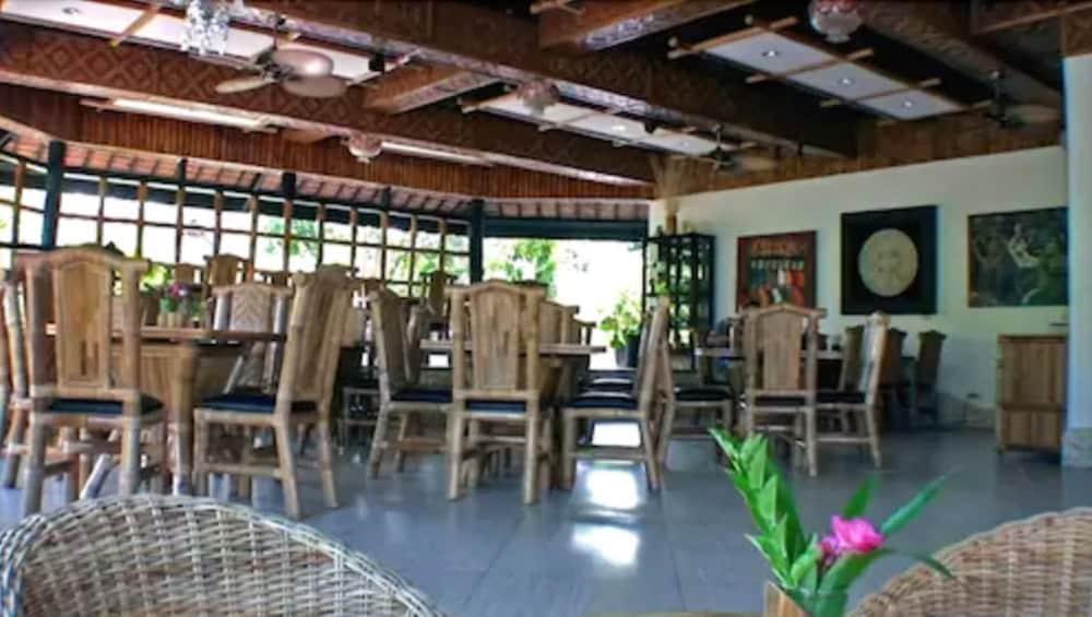 Dolphin House Resort Moalboal Eksteriør bilde