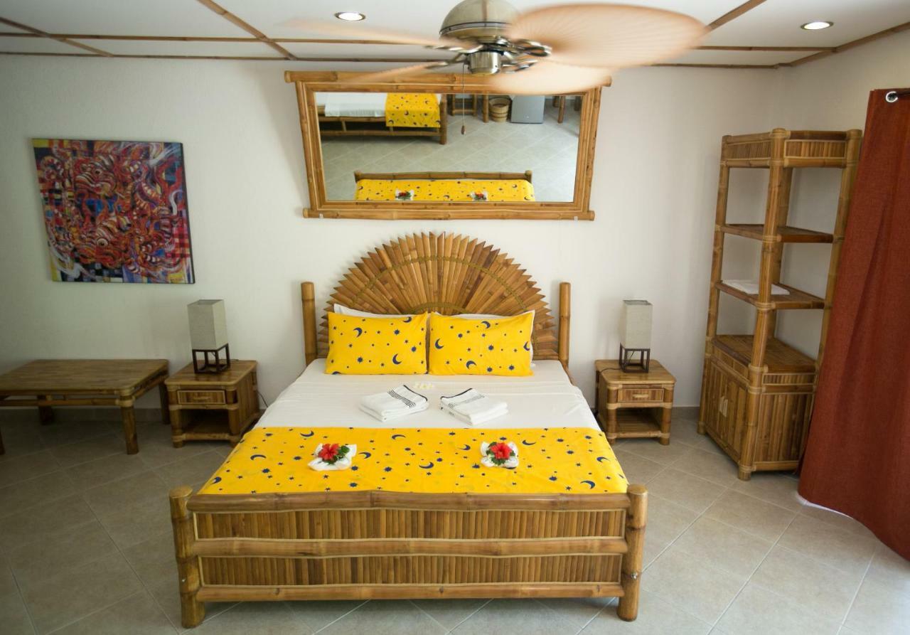 Dolphin House Resort Moalboal Eksteriør bilde